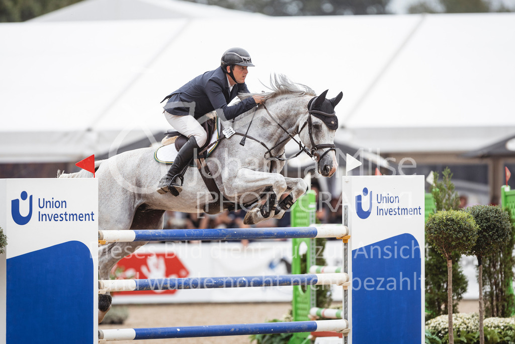 240906_BuCha_GP-610 | Deine schönsten Turniermomente als professionelle Fotos! Entdecke hochwertige Pferdesport-Fotografie im Online-Shop. Jetzt Fotos finden & bestellen!