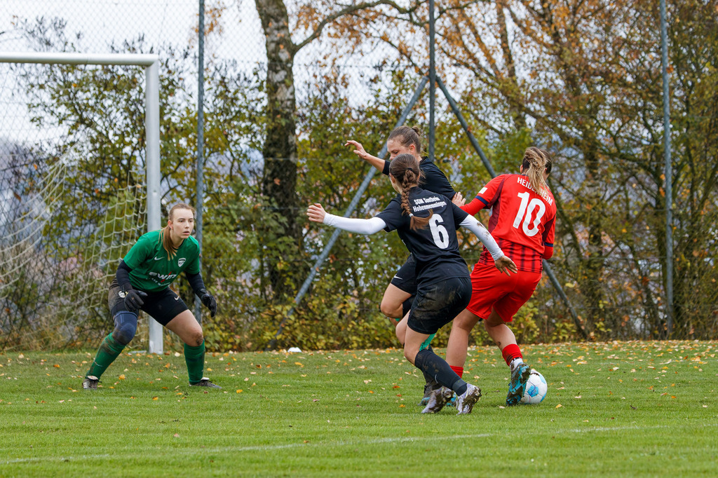 HOHFCH_251109_7564 | 1.FC Heidenheim 1846 II vs. GAST, Fußball, Frauen, Bezirksliga, 2025/2026, X. Spieltag, 03.10.2025 in Heidenheim, Kunstrasen b. Voith-Arena West(Foto: Michael Bulling) - Realisiert mit Pictrs.com