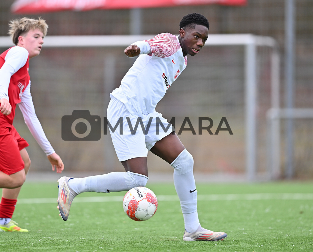 Fussball I Herren I Saison 2025-2026 I Bundesliga I 6. Spieltag I Eintracht Frankfurt - FC Bayern München  | MWMARA - Realisiert mit Pictrs.com