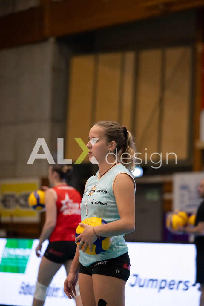 Volleyball I Frauen I Saison 2025-2026 I Volleyball NLA | Women I  Playoffs Finals 2/5 I  VC Kanti Schaffhausen - viteos NUC I  10.04.2026 | 1 Caroline Delley (CH) (Viteos NUC) – Libera - Realisiert mit Pictrs.com
