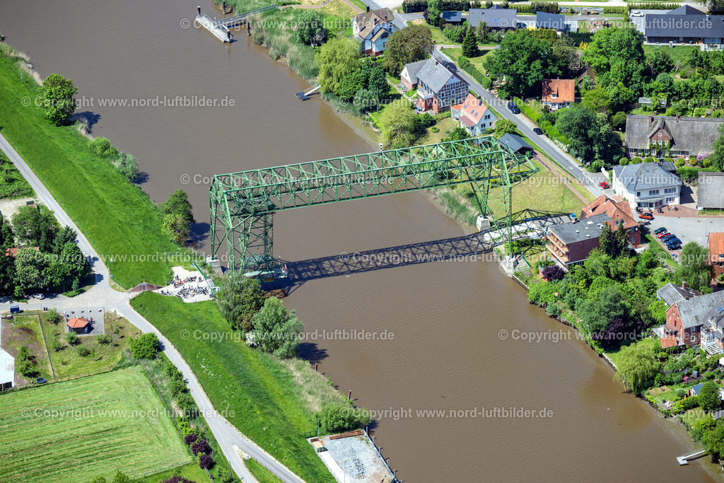 Osten_Schwebefähre_ELS_7792280523 | OSTEN 28.05.2023 Historische Alte Brücke der Schwebefähre über die Oste über in Osten im Bundesland Niedersachsen, Deutschland. // Historic Old Bridge of Schwebefaehre about the Oste across in Osten in the state Lower Saxony, Germany. Foto: Martin Elsen