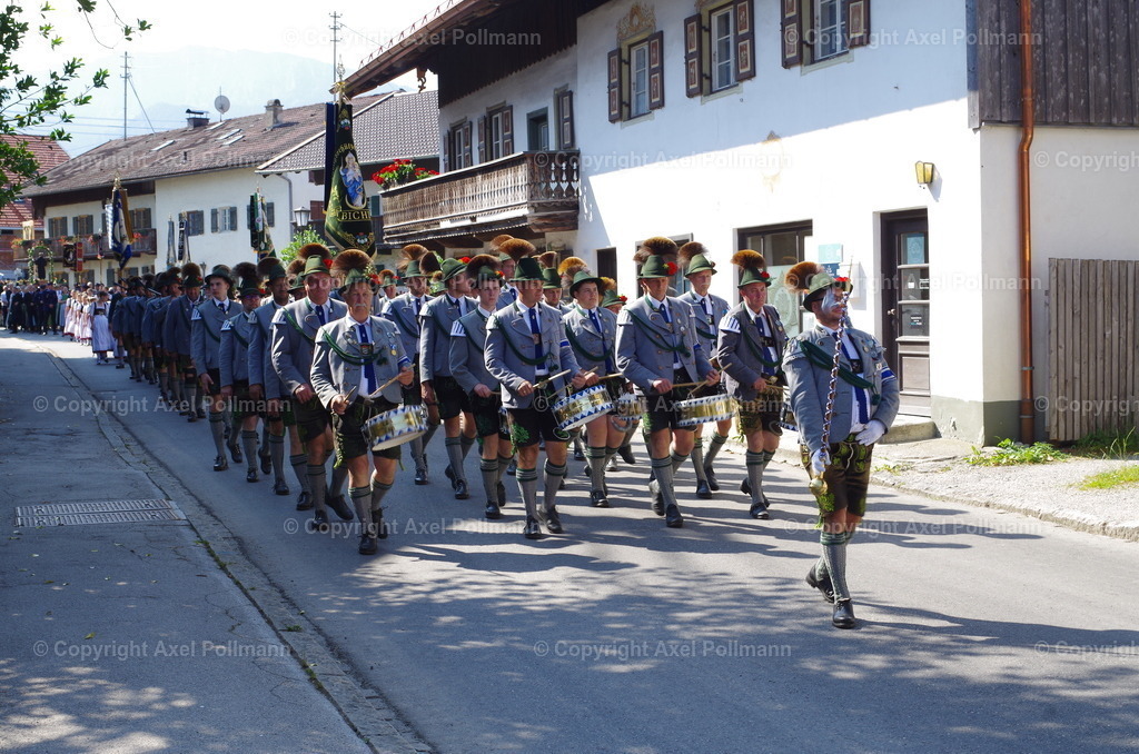 IMGP3614 | fotografiert von Axel PollmannLeonhardi Wallfahrt Benediktbeuern und Murnau, Fronleichnam, Fasching, Landschaft im Loisachtal und Benediktbeuern  - Realisiert mit Pictrs.com