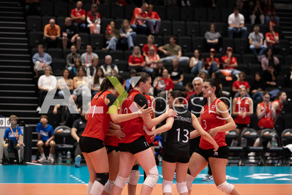 Georgia v Switzerland - CEV European League Women | KRIENS, SWITZERLAND - JUNE 12: Player of Georgia celebrating during the CEV European League match between Georgia and Switzerland at Pilatus Arena on June 12, 2026 in Kriens, Switzerland. - Realisiert mit Pictrs.com