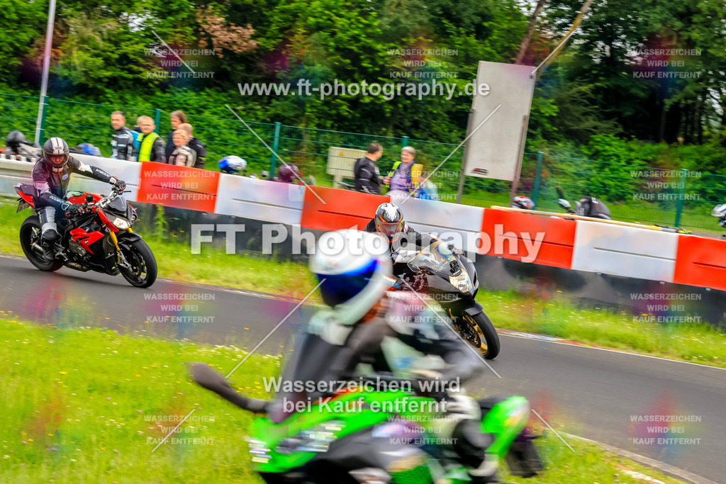 VBK-7514 | Hier findet Ihr Bilder von Touristenfahrten auf der Nürburgring Nordschleife oder von anderen Veranstaltungen die ich besucht habe. Viel Spass beim Durch Schauen 