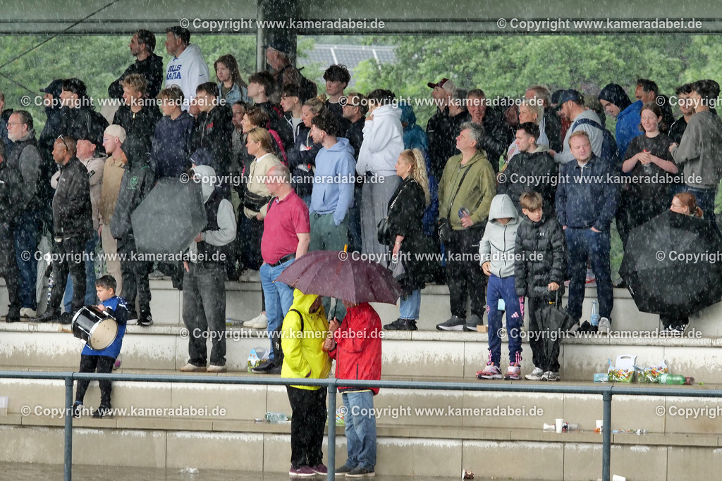 Fußball : C-Junioren : Aufstieg Regionalliga West : SUS 09 Dinslaken - Vfb 03 Hilden am 04.06.2026 in Dinslaken | Fußball : C-Junioren : Aufstieg Regionalliga West : SUS 09 Dinslaken (rotr Trikots)- Vfb 03 Hilden (weiße Trikots) am 04.06.2026 in Dinslaken - Realisiert mit Pictrs.com