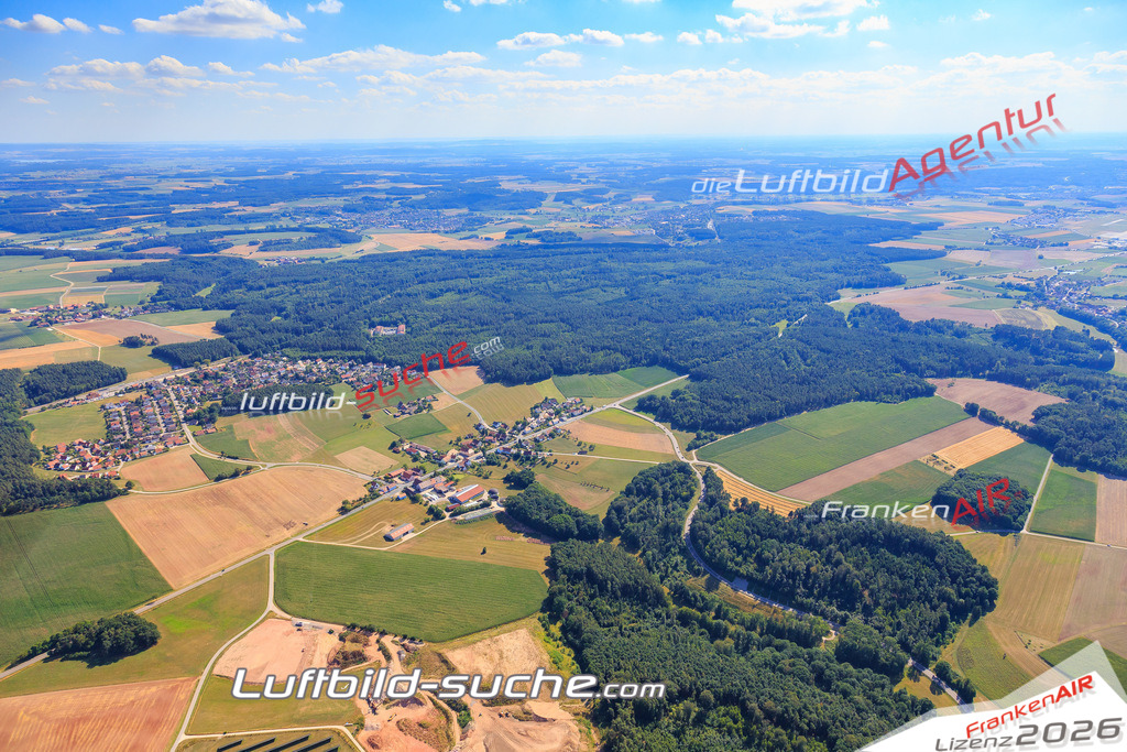 Luftbild von Großhaslach Petersaurach - Luftaufnahme wurde 2015 von https://frankenair.de mittels Flugzeug (keine Drohne) erstellt - die Geschenkidee