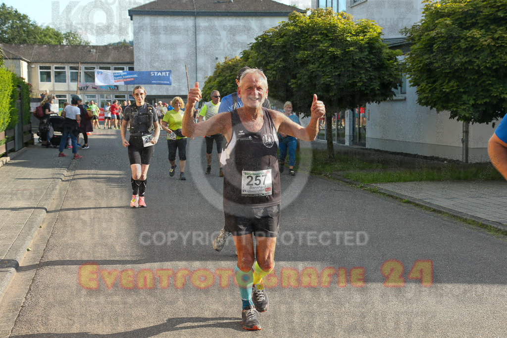 230804_1812_EX1_3806 | Sportfotografie im Rhein-Sieg Kreis, Köln, Bonn, NRW, Rheinland Pfalz, Hessen, etc. Unser Tätigkeitsfeld umfasst den Laufsport vom Volkslauf über den Marathon, Duathlon, Triathon bis zum Ultralauf wie Kölnpfad Ultra oder Schindertrail.
