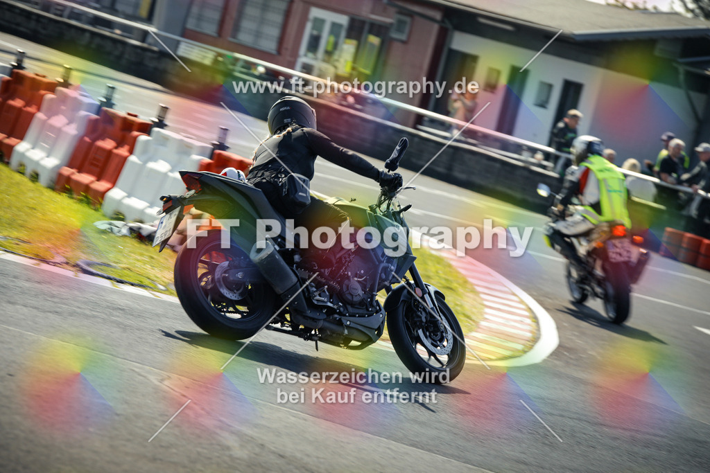 OBK_Mai_Martina_Markus-10266 | Hier findet Ihr Bilder von Touristenfahrten auf der Nürburgring Nordschleife oder von anderen Veranstaltungen die ich besucht habe. Viel Spass beim Durch Schauen 