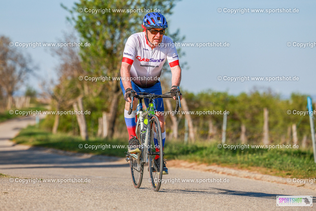 836_AR6_8429 | Neusiedlersee Radmarathon 2026@sportshot_your_pictrs #yourpictures#roadtowm2029 #nrm #neusiedlerseeradmarathon #neusiedlersee #neusiedlerseetourismus #burgenland #mörbisch #nrm26 #burgenlandtourismus #voglundco #poweredbyburgenlandtourismus #radsport #rad #marathon #ucigranfondo #visitburgenland #ucigranfondoworldseries