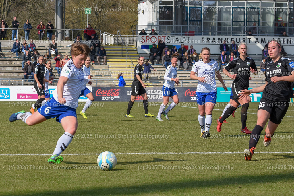 Fussball-BL Frauen 1. FFC Frankfurt vs. FF USV Jena | Susann Utes #6 (FF USV Jena); Fussball-BL Frauen 1. FFC Frankfurt vs. FF USV Jena, Fussball-Bundesliga Frauen am 25.03.2018 im Stadion am Brentanobad in Frankfurt/Main, (Deutschland) - Realisiert mit Pictrs.com