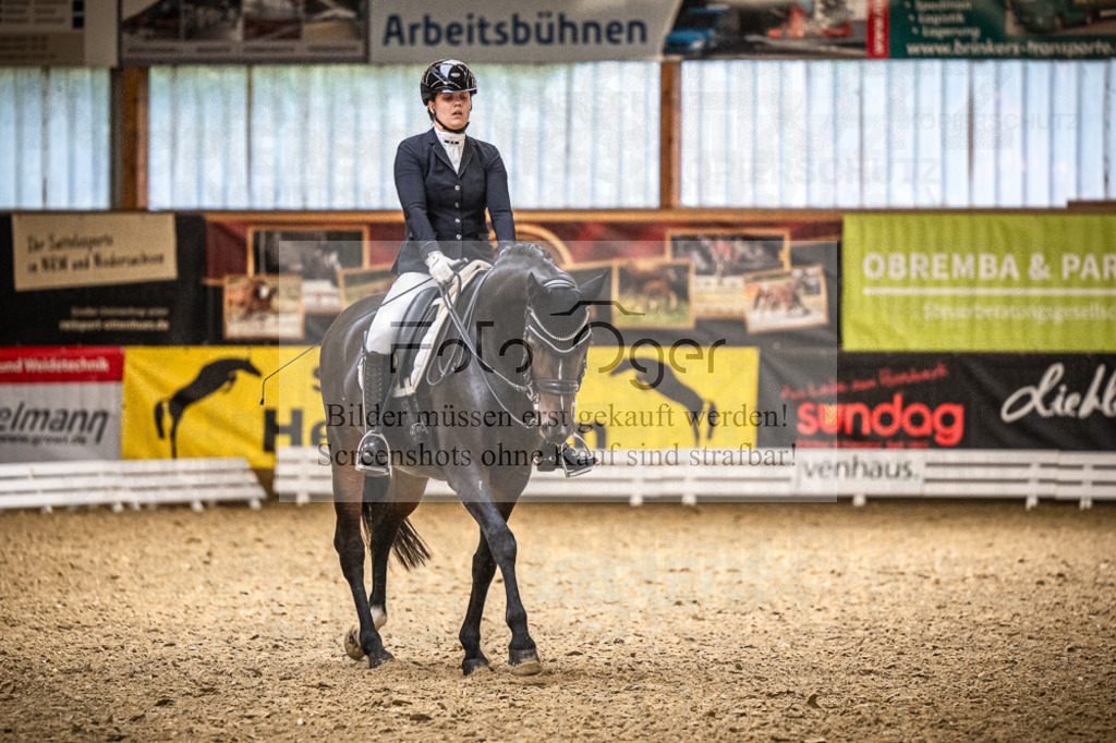 DOS_3277 | Entdecke hochwertige Reitturnierfotos von Foto Oger. Professionell, emotional und authentisch – jetzt Lieblingsmomente im Shop bestellen.Deutschlandweite Turnierfotografie. - Realisiert mit Pictrs.com