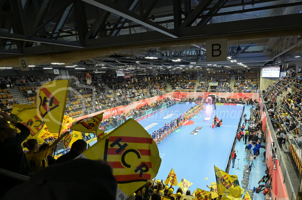 Zug United vs HC Rychenberg - 22. February 2025 | Zug United vs HC RychenbergSporthalle Wankdorf, BernDie Teams während der Nationalhymne.Bild: Sportfotografie Markus Aeschimann | www.markus-aeschimann.ch - Realisiert mit Pictrs.com