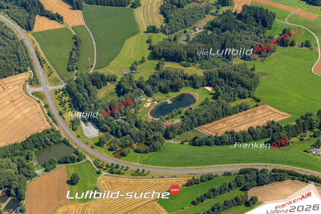 Aktuelles Luftbild von Naturfreibad Helmbrechts Kauf mit Lizenz / Bildrechten möglich- Die Luftaufnahme wurde 2021 mittels UL-Flugzeug erstellt ( keine Drohne ) - hochauflösende Kamera-Systeme von  Canon -Beste Qualität - Für grossformatige Ausdrucke geeignet. Die Geschenkidee !