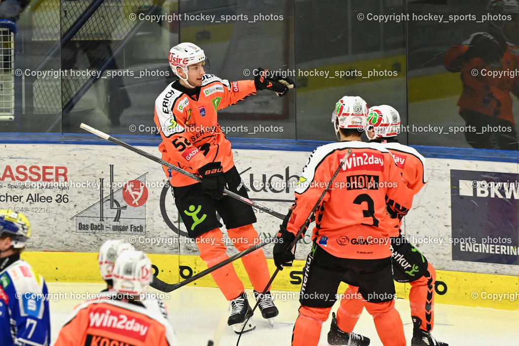 EC IDM WÄRMEPUMPEN VSV vs. MOSER MEDICAL GRAZ99ERS | Jubel Graz 99ers, #52 Paul Huber Graz 99ers, #3 Frank Hora Graz 99ers, EC IDM WÄRMEPUMPEN VSV vs. MOSER MEDICAL GRAZ99ERS, EC IDM WÄRMEPUMPEN VSV vs. MOSER MEDICAL GRAZ99ERS am 12.03.2026 in Villach (Stadthalle Villach), Austria, (Photo by Bernd Stefan)