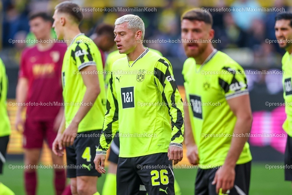 BVB08032502296 | 08.03.2025, Fußball, Borussia Dortmund - FC Augsburg, 1. Fußball Bundesliga, 25. Spieltag, Signal Iduna Park, Saison 2024 2025: Julian Ryerson (BVB #26)DFB regulations prohibit any use of photographs as image sequences and or quasi-video.