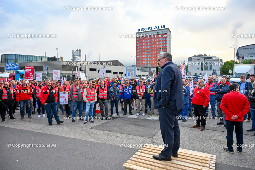 Kundgebung der Gewerkschaft_ PROGE_ 23.05.2024-33 | 23.05.2024, Linz, AUT, Kundgebung der Gewerkschaft, PROGE, im Bild Kundgebungsteilnehmer, Andreas Stangl (Praesident der Arbeiterkammer Ooe, OeGB-Landesvorsitzender)