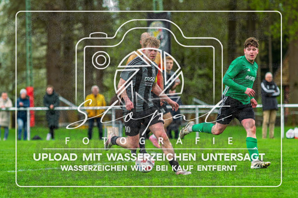 DZC_1374-Verbessert-RR | Pascal-Laurin Berger (FG Fulde-Stellichte #10) beim Herren Kreisliga HK Spiel zwischen FG Fulde-Stellichte und TSV Wietzendorf im Fulder Zentralstadion, Fulde (Simon Paul Stopat) - Realisiert mit Pictrs.com