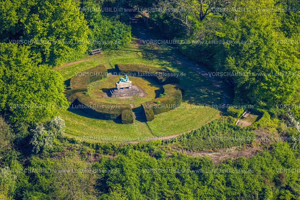 Wetter240503735 | Luftbild, Ehrenmal Kriegsdenkmal an der Burgruine Volmarstein im Wald, Schlossberg, Volmarstein, Wetter, Ruhrgebiet, Nordrhein-Westfalen, Deutschland