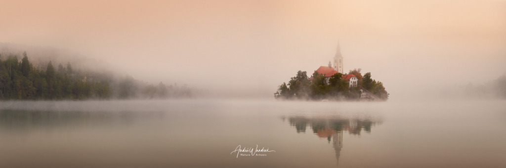 Die Insel im Nebel (3:1 Panorama) | Andre Wandrei - Nature Artworx - Realisiert mit Pictrs.com