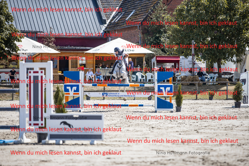BK1A6331 | Turnierbilder Turnierfotos Nina Hüffmann Turnierfotografie Pferdefotografie Tierzeichnung Haustierzeichnung Pferdezeichnung Hundezeichnung Videograf  - Realisiert mit Pictrs.com