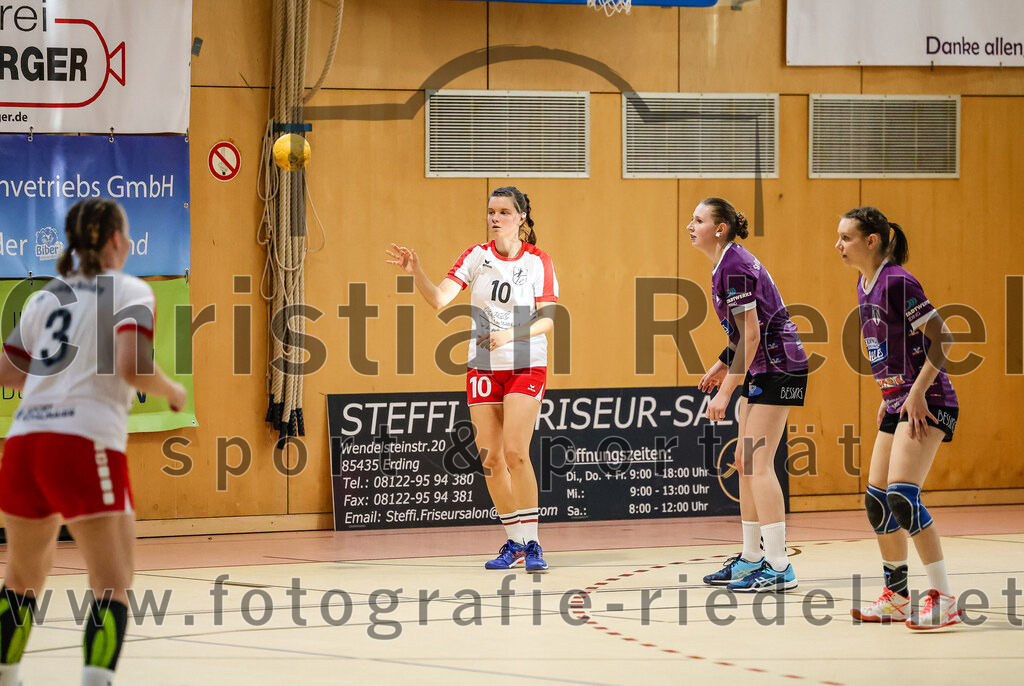 2024-10-13_019_SpVgg_Altenerding_gegen_SC_Freising | Erding, Deutschland, 13.10.2024:Handball, Bezirksoberliga Frauen Altbayern 2024 / 2024, 3. Spieltag, SpVgg Altenerding gegen SC Freising, Endergebnis: 26:35Amelie Forkel (HSG Freising-Neufahrn, #10)Foto: Christian Riedel / fotografie-riedel.net
