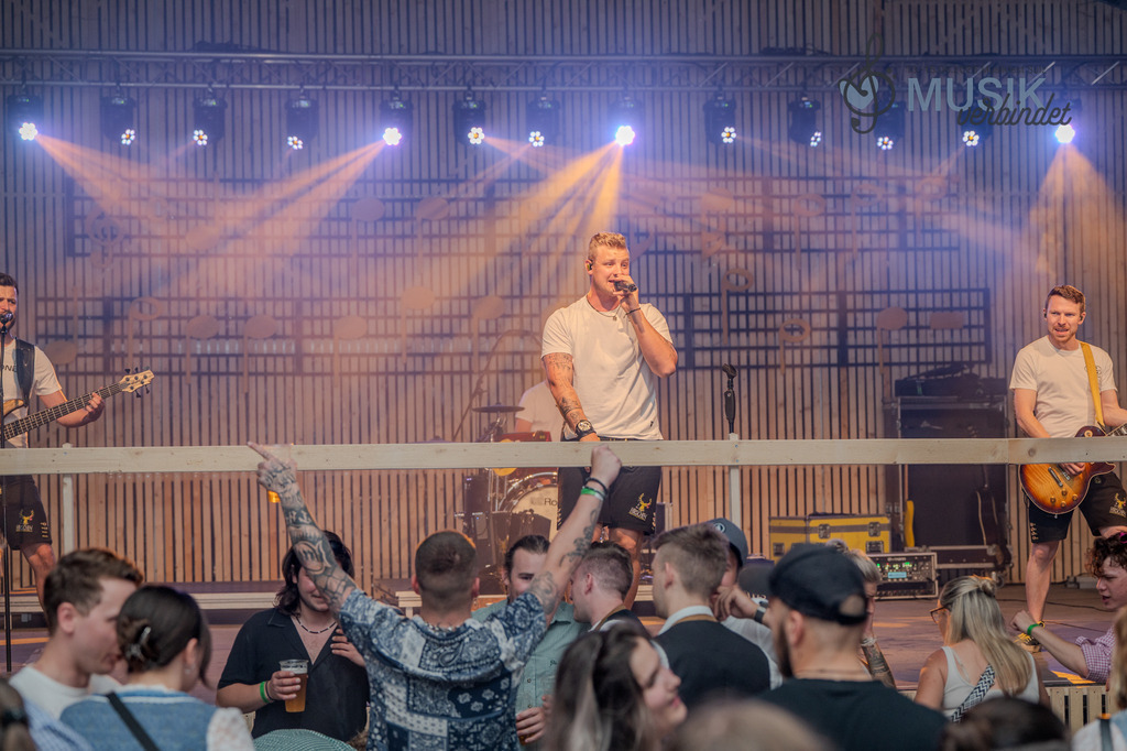 DSC_3611 | "Fussifoto.com – Ihr Ansprechpartner für hochwertige Fotografie! Entdecken Sie kreative Bilder und professionelle Dienstleistungen. Kontaktieren Sie uns für Ihre Projekte!"