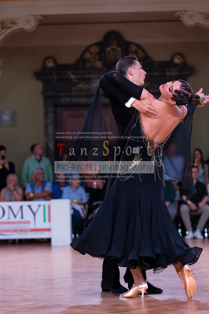 20240706_WDSF_RS_Std_9432 | Tanzsportbilder, Standardtanz, Lateintanz, WDSF, DTV, LTVB, dancecomp, goc, hessen tanzt, blaues band der spree, walzer, tango, wiener walzer, slowfox, quickstepp, samba, rumba, cha-cha-cha, paso doble. jive, hd-kroft photography, turniertanzsport