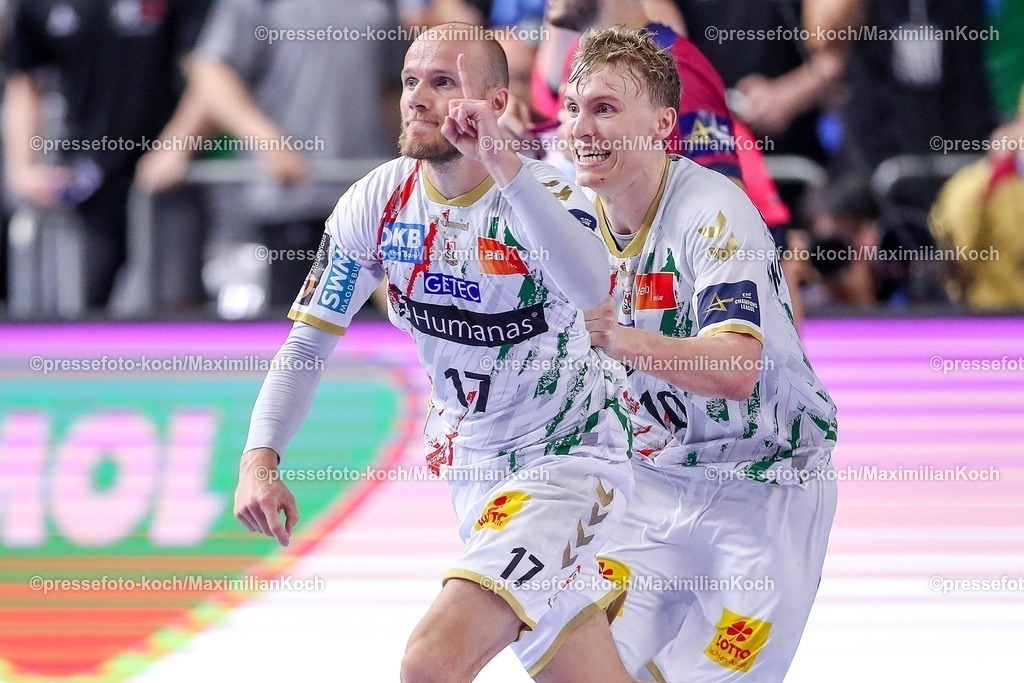 KoeEHF14062502065 | 14.06.2025, Handball, Halbfinale TruckScout24 EHF FINAL4, LANXESS arena Köln, FC Barcelona - SC Magdeburg: Die Magdeburger Tim Hornke (Magdeburg #17) und Gisli Kristjansson (Magdeburg #10) jubeln zusammen nach dem Treffer zum Einzug ins Finale. 