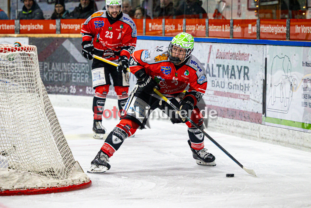 TSV Peißenberg MINERS gegen EV Dingolfing ISAR RATS | Eishockey Bayernliga Herren Vorrunde 2024/25, TSV Peißenberg MINERS gegen EV Dingolfing ISAR RATS, 20241215,Moritz BIRKNER (MINERS 95) in Aktion,2024-12-15 in Peißenberg (Eisstadion Peißenberg)Moritz BIRKNER (MINERS 95)Copyright: WolfgangxLindner