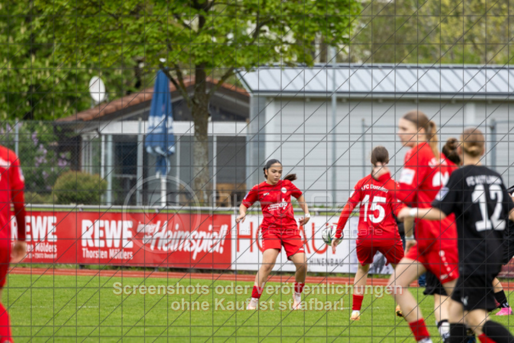 20250426_150045_0443 | #,1.FC Donzdorf (rot) vs. FC Wittlingen (schwarz), Fussball, EnBW-Oberliga B -Juniorinnen, 20. Spieltag, Saison 2024/2025, Rasenplatz, Lautertal Stadion, Süßener Straße 16, 73072 Donzdorf, 26.04.2025 - 14:00 Uhr,Foto: PhotoPeet-Sportfotografie/Peter Harich