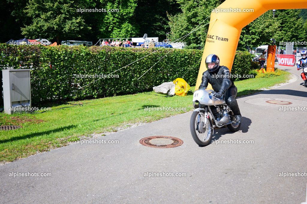 P1025782 | Erleben Sie atemberaubende, hochqualitative Fotos Ihrer Fahrt entlang der malerischen Alpenstraßen. Besuchen Sie alpineshots.com, um professionelle Aufnahmen Ihrer unvergesslichen Reise zu finden und zu kaufen - Realisiert mit Pictrs.com