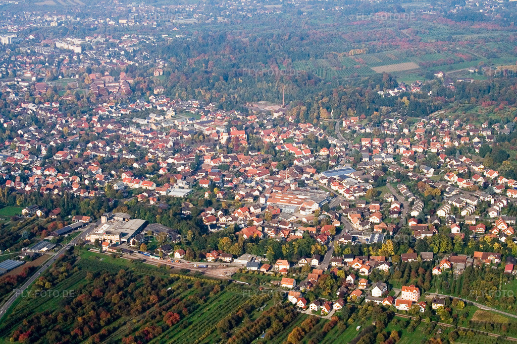Luftbild: Panorama- Stadtansicht des Innenstadtbereiches von Achern im Ortsteil Oberachern in Achern im Bundesland Baden-Württemberg in Deutschland. Foto: IMG_13943.jpg vom 11.10.2008 durch Werner Riehm/FLY-FOTO.de