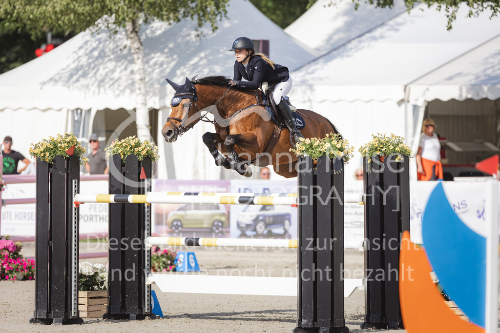 CSI2* - Internationale Springprüfung mit Siegerrunde (1,45 m)  Große / Big Tour | CSI2* - Internationale Springprüfung mit Siegerrunde (1,45 m) 
Große / Big Tour