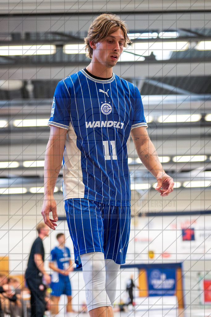 IHC 2026 - VfL Gummersbach vs. HØJ Elite | Mathis Häseler (VfL Gummersbach #11); IHC 2026 - VfL Gummersbach vs. HØJ Elite am 08.08.26 in Sporthalle KGS, Schneverdingen - Realisiert mit Pictrs.com