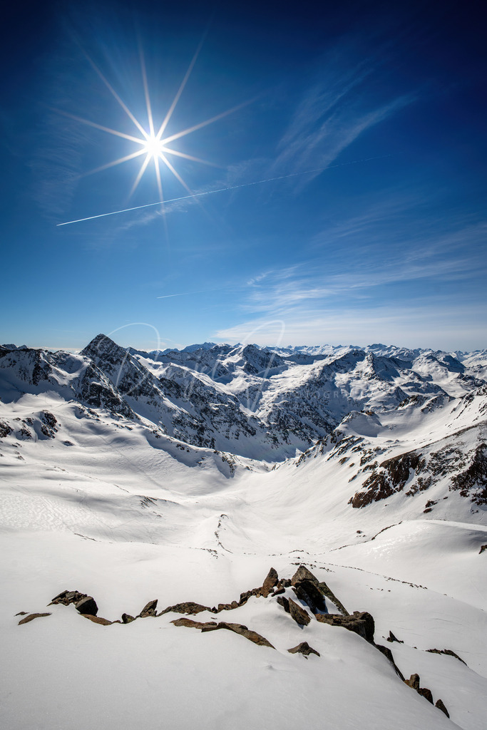 Stubaier Gletscher | Blick vom Gletscher in Richtung Südtirol bei strahlendem Wetter