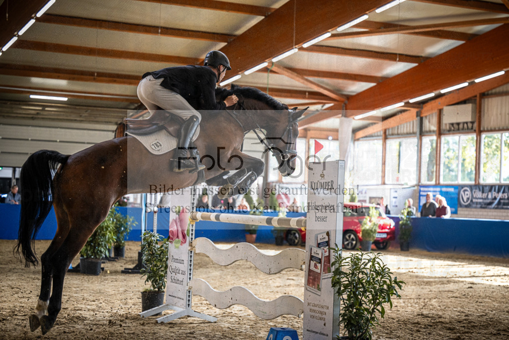 DOS_0632 | Entdecke hochwertige Reitturnierfotos von Foto Oger. Professionell, emotional und authentisch – jetzt Lieblingsmomente im Shop bestellen.Deutschlandweite Turnierfotografie. - Realisiert mit Pictrs.com