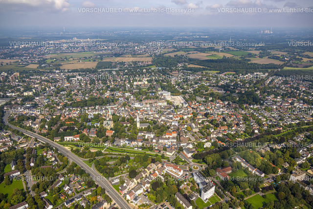 Kamen230900762 | Luftbild, Innenstadtansicht City, Kirche Zur Heiligen Familie und evang. Pauluskirche, Sesekepark, Kamen, Ruhrgebiet, Nordrhein-Westfalen, Deutschland