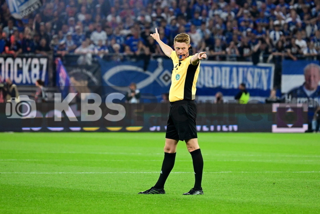 KBS Picture_HSV-FCStPauli_015 | Dingert Christian Schiedsrichter ,Sportplatz :  Volksparkstadion,Hamburger Derby, - Realisiert mit Pictrs.com