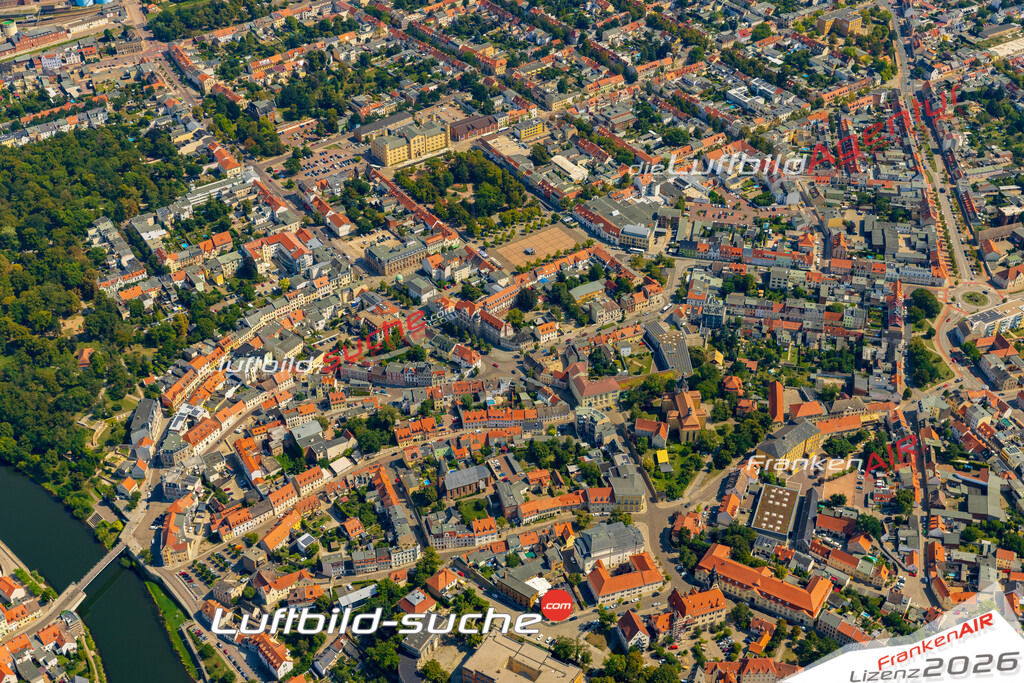 Friedensallee Bernburg Bild- Das Luftbild wurde 2025 vom UL-Flugzeug heraus erstellt ( keine Drohne bzw. Drohnenaufnahme ) - Hochauflösende Luftaufnahme -Nicht vergleichbar mit Google Maps oder Satelittenbilder- Die Geschenkidee !Mit Lizenz und Bildrechte bestellbar - CC