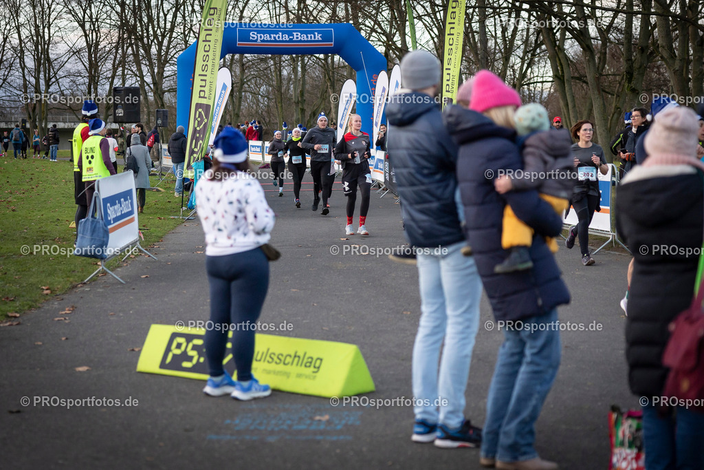 Bonner Nikolauslauf in Bonn, 08.12.2024 | Impressionen vom Bonner Nikolauslauf am 08.12.2024 in Bonn (Freizeitpark Rheinaue). Foto: BEAUTIFUL SPORTS/Axel Kohring