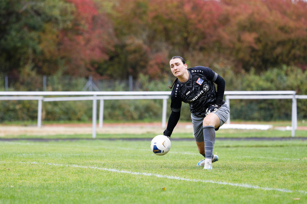 FCEFCH_251012_3117 | Fotopresso – Sportfotografie in Heidenheim & Umgebung. Professionelle Sportfotografie für unvergessliche Momente. Dynamische Action-Shots, emotionale Szenen & hochwertige Bilder. - Realisiert mit Pictrs.com