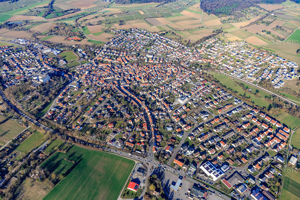 Luftbild: Ortsansicht von Südwesten im Ortsteil Heidelsheim in Bruchsal im Bundesland Baden-Württemberg in Deutschland. Foto: IMG_097277.jpg vom 10.03.2017 durch Werner Riehm/FLY-FOTO.de