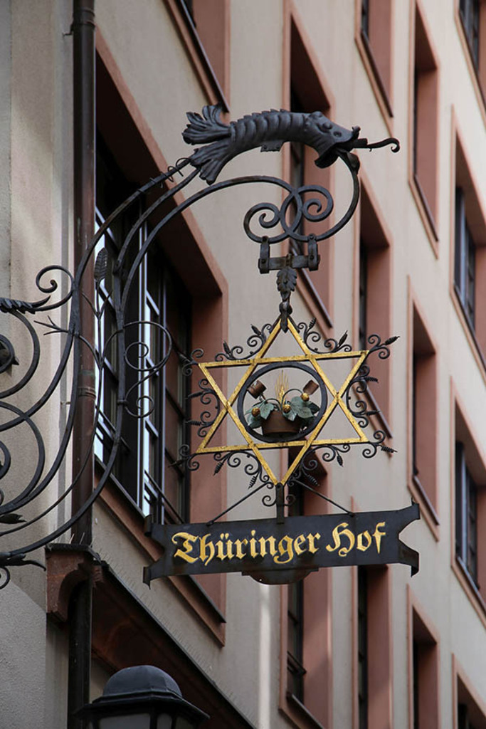 Foto: Leipzig - Thüringer Hof | Das Team hinter BILDLEXIKON LEIPZIG bündelt historische wie aktuelle Informationen über die Stadt Leipzig in Text und Bild auf einer Plattform und stellt diese der interessierten Öffentlichkeit zur Verfügung.