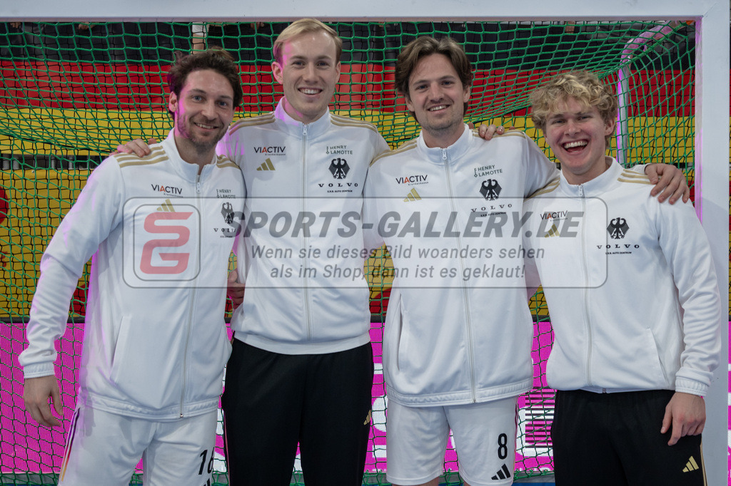 Halle EM Finale _ Siegerehrung 11.1.26 SG kl-1690 | Hockey,Sport,Fieldhockey,1.Bundesliga,2.Bundesliga,Sportfotografie,Shop,Sportphotography,Feldhockey,Hockeyliga