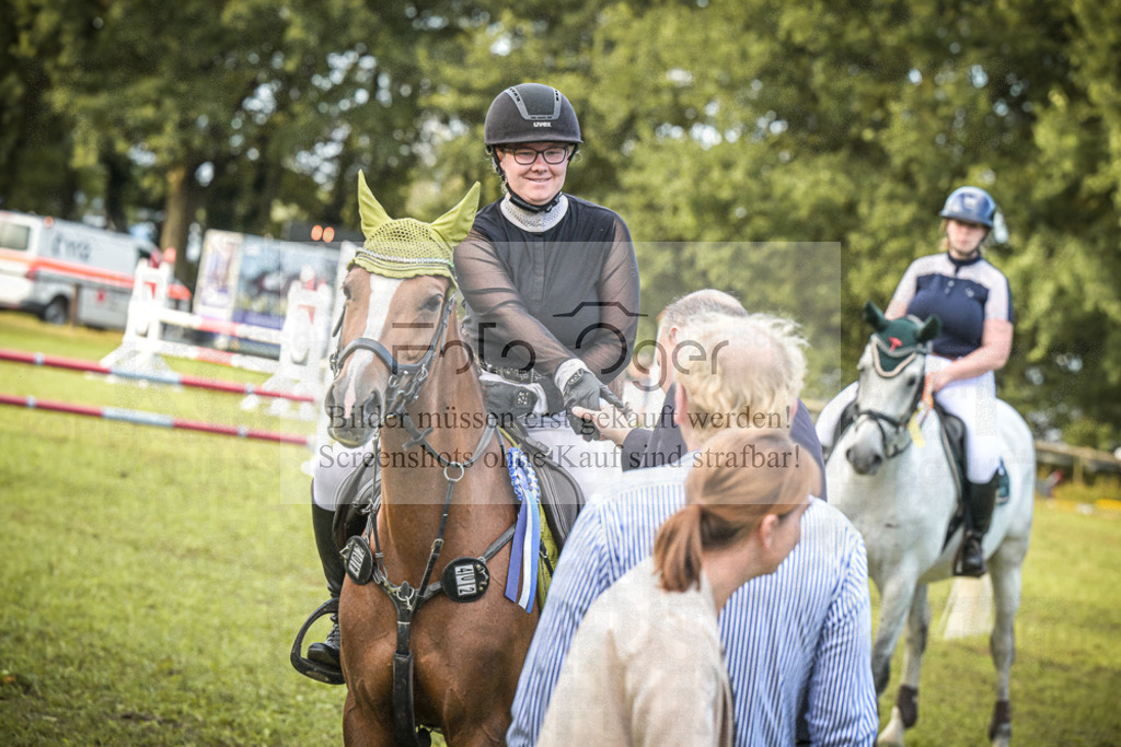 DOS_0034 | Entdecke hochwertige Reitturnierfotos von Foto Oger. Professionell, emotional und authentisch – jetzt Lieblingsmomente im Shop bestellen.Deutschlandweite Turnierfotografie. - Realisiert mit Pictrs.com