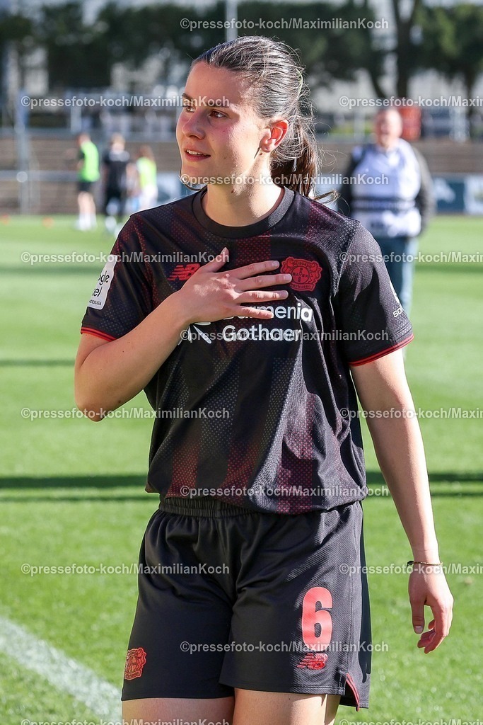 xsscx26042601053 | 26.04.2026, xsscx, Frauen Fussball, Bayer 04 Leverkusen - SC Freiburg, 1. Fussball Bundesliga, 23. Spieltag, Ulrich-Haberland-Stadion, Saison 2025 2026: Katharina Piljic (Bayer Leverkusen #06) DFB regulations prohibit any use of photographs as image sequences and or quasi-video. Photo: xSandraxScherningxPressefotoKochx