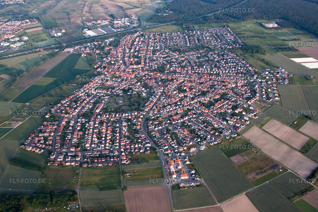 Luftbild: Ortsansicht von Nordwesten im Ortsteil Sankt Leon in St. Leon-Rot im Bundesland Baden-Württemberg in Deutschland. Foto: IMG_66433.jpg vom 30.05.2014 durch Werner Riehm/FLY-FOTO.de