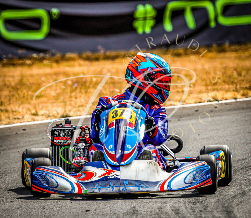 4DB3FF1E-0595-44A7-9261-11F8E863E3DE | traudl_s_fotos