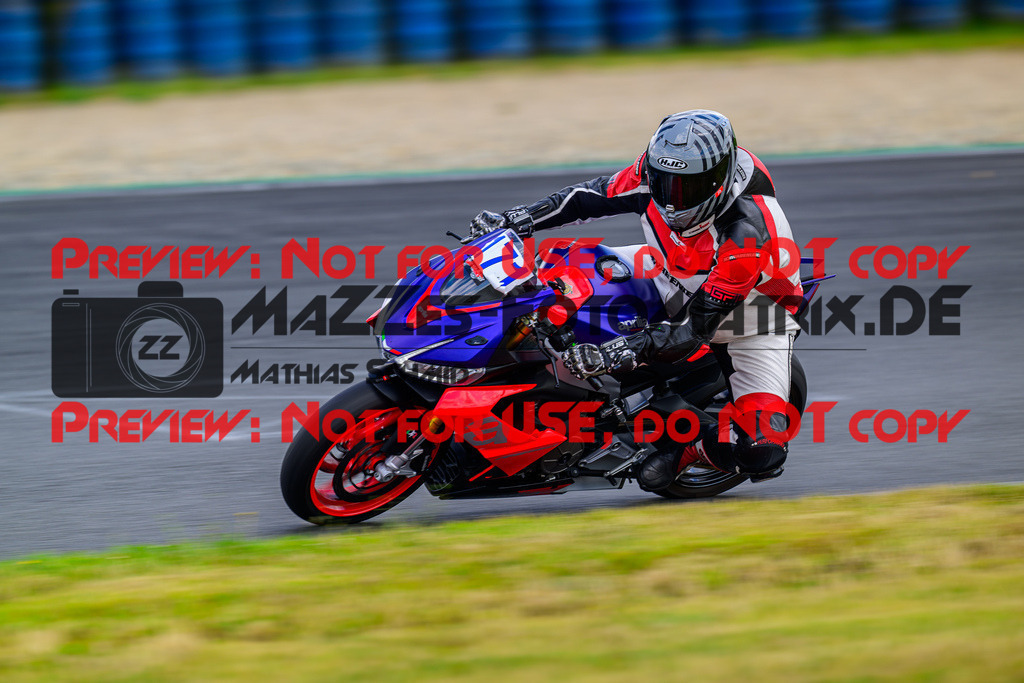 MaZZes_FotoMatrix_240724_6007705_0356 | BLAU