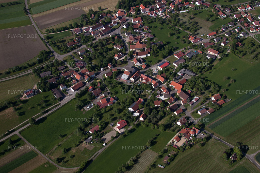 Luftbild: Ortsteil Grötzingen im Ortsteil Grötzingen in Allmendingen im Bundesland Baden-Württemberg in Deutschland.Foto: IMG_67362.jpg vom 08.06.2014 durch Werner Riehm/FLY-FOTO.deAuflösung des Originals: 4752 x 3168 px